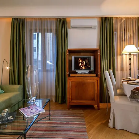 Adriano Rooftop Hotel
