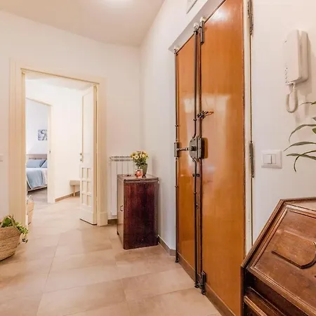 Wonderful Garden At Colosseo Apartment *