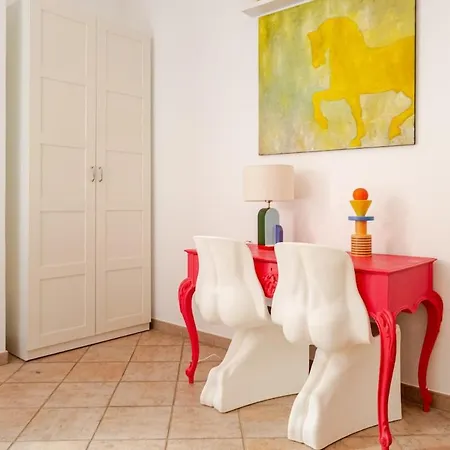 Design Ironico, 10 Minutes Termini, 20 Minutes Colosseum Apartament