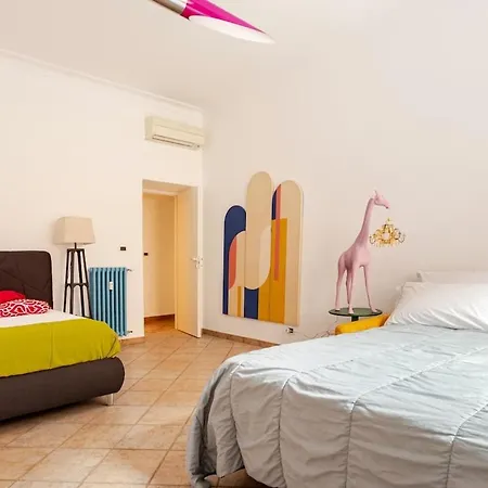 Design Ironico, 10 Minutes Termini, 20 Minutes Colosseum Apartament *