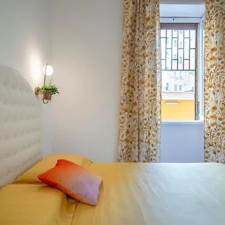 Design Ironico, 10 Minutes Termini, 20 Minutes Colosseum Apartament *