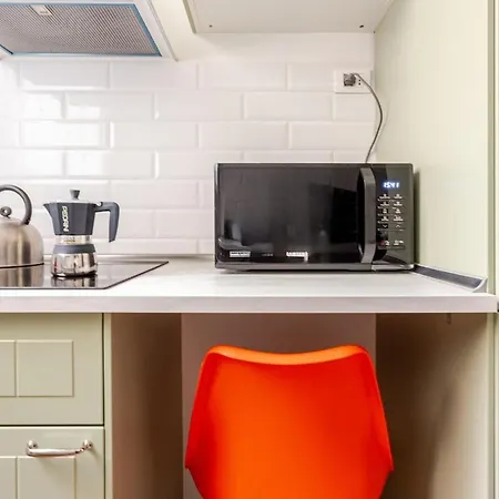 Design Ironico, 10 Minutes Termini, 20 Minutes Colosseum Apartament *