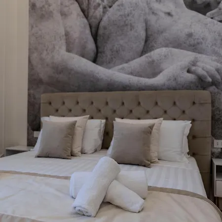 Heart Of - Pantheon View Holiday home *