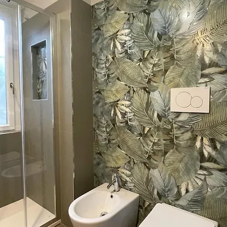 Apartment Jungle House 1800 Meters From The Colosseum Rome