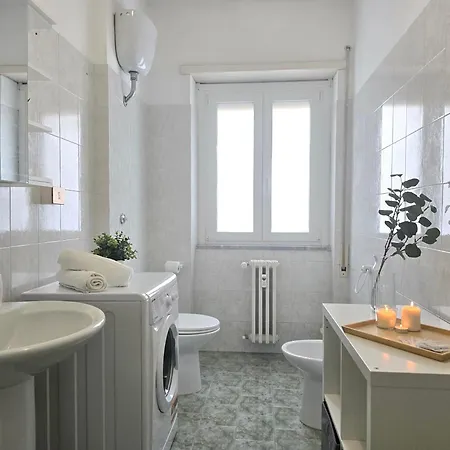 Casa Relax Con Parcheggio E Metro Apartment *