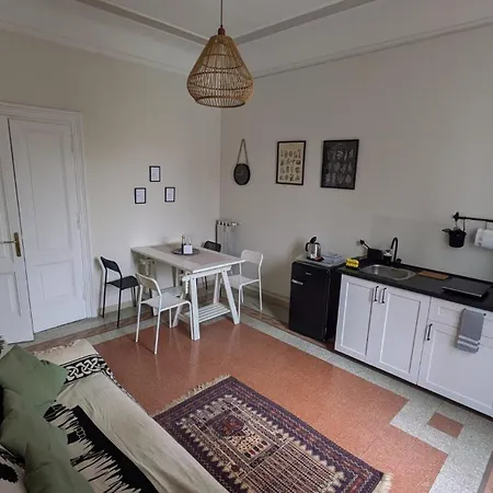 Giuliana32 Apartment