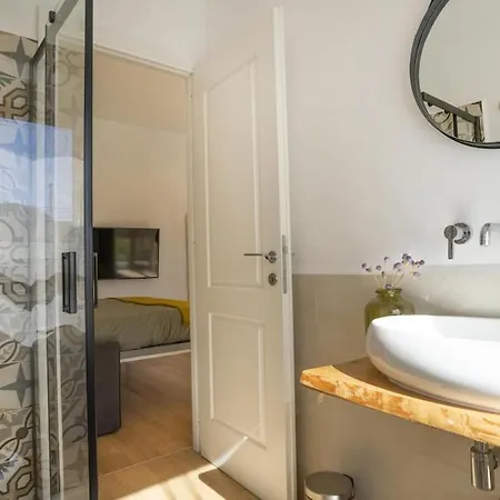 Lejlighed Bright And Modern With Sunny Balcony Rom