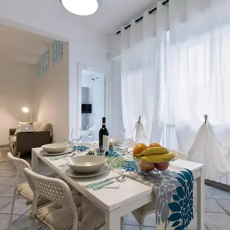 Apartment Trastevere 2rooms With Balcony Rome