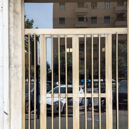 The Rent - Spacious Three-bedroom Flat In The San Giovanni Area Apartment