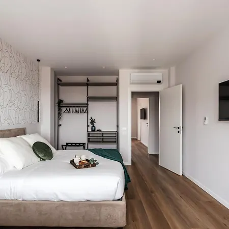 Apartment The Rent - Spacious Three-bedroom Flat In The San Giovanni Area