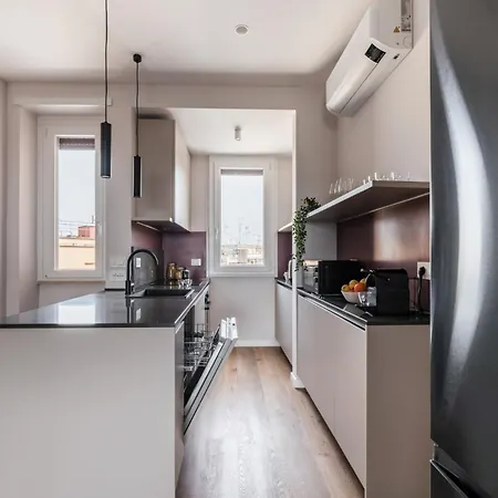 The Rent - Spacious Three-bedroom Flat In The San Giovanni Area Apartment *