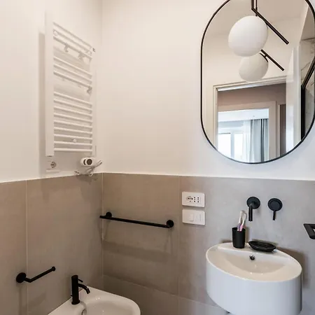 Apartment The Rent - Spacious Three-bedroom Flat In The San Giovanni Area Rome