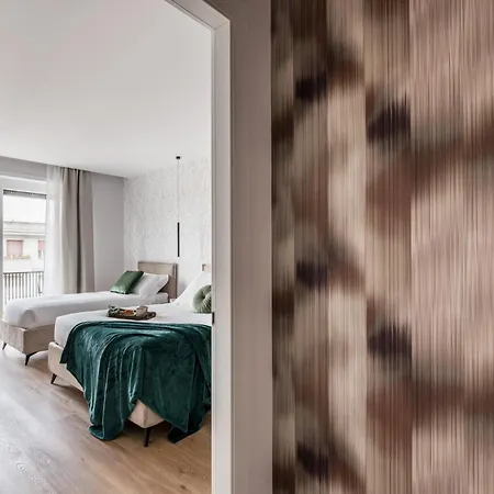 The Rent - Spacious Three-bedroom Flat In The San Giovanni Area Apartment *