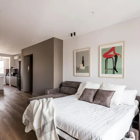 The Rent - Spacious Three-bedroom Flat In The San Giovanni Area * Rome