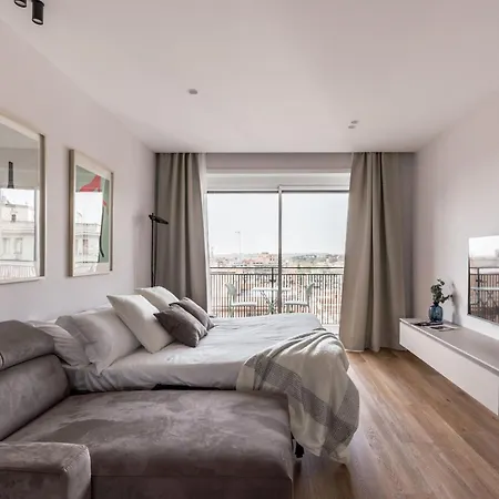 Apartment The Rent - Spacious Three-bedroom Flat In The San Giovanni Area *