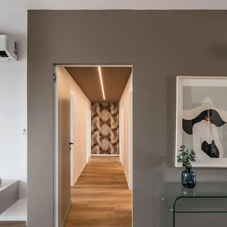 The Rent - Spacious Three-bedroom Flat In The San Giovanni Area Apartment *
