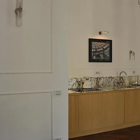 Piazza Venezia Luxe Apartment *