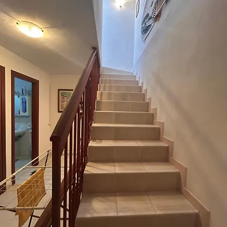 Apartment Mena