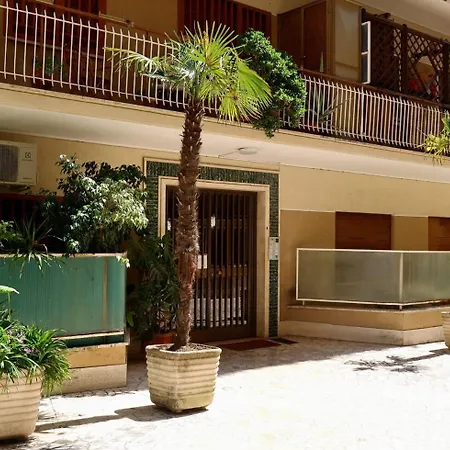 Large Vatican Loft Near The Metro Apartment Rome