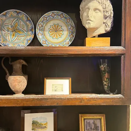 Domus Colosseum, Detached House Just Few Steps From The Colosseum シャレー ローマ
