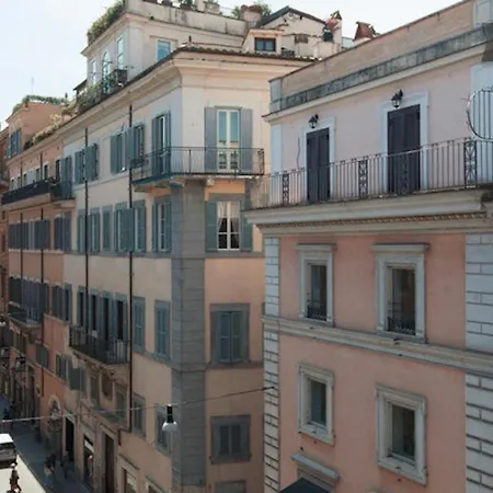 Cosy In Via Del Corso Apartment *