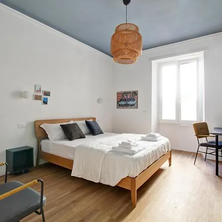 Apartment Academia Style By The Halls Of Knowledge Rome