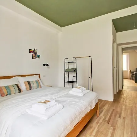 Apartment Academia Style By The Halls Of Knowledge Rome
