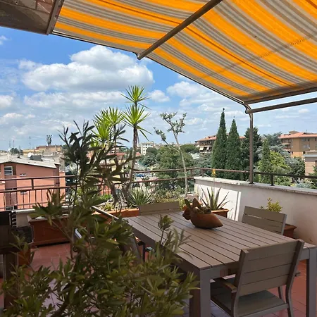 Appartamento Con Terrazza Vicino Gemelli E Vaticano Apartment *