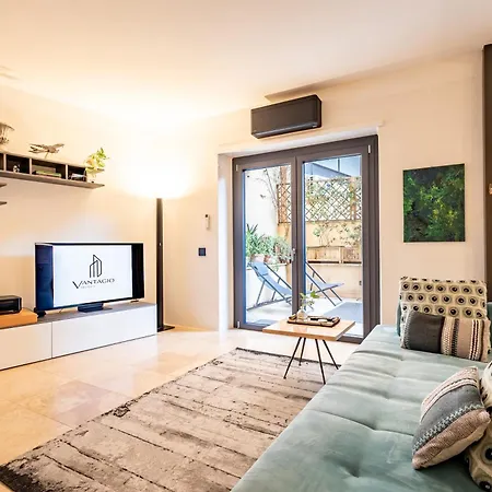 Aedrian's Loft. Boutique With Private Terrace In The Center Of Apartment