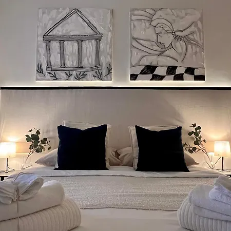 Appia Antica Apartment, Subway, Near Colosseum, Design & Comfort, Balcony Appartamento