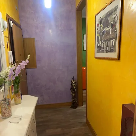 Urban House Apartment *