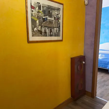 Urban House Apartment *