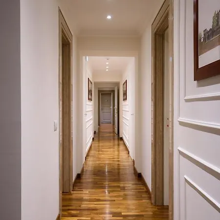 Lory House *