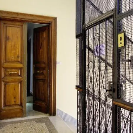 Floor 6 Boutique Rooms By Dot Suites Affittacamere 3*