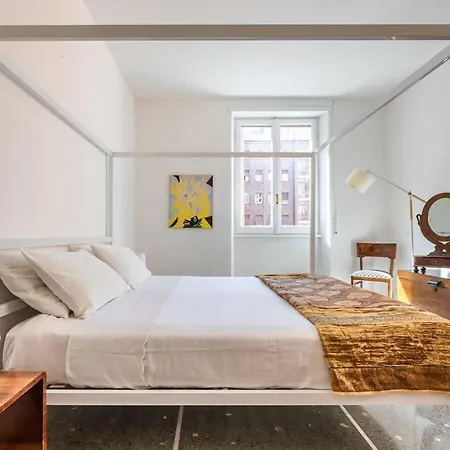 Apartment Bright And Spacious Flat In The Hearth Of Rome