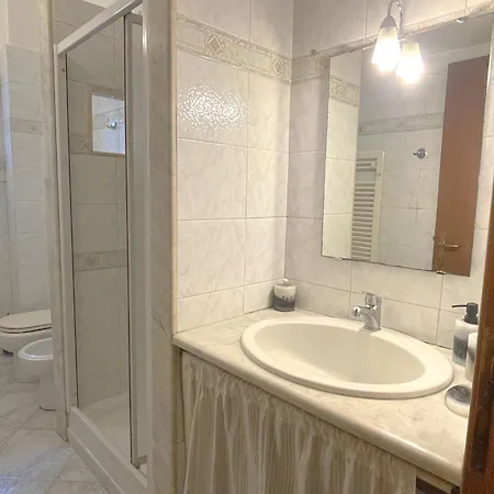 Appartement Maria Teresa Ii - Refined Living With Excellent Links - Via Alessandria