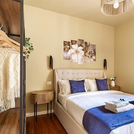 Iflat Warm & Welcoming Little Gem In Rione Monti * Rome