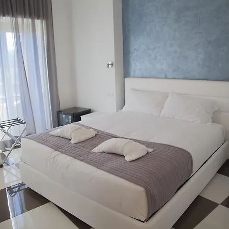 Saint Peter's Luxury Domus *