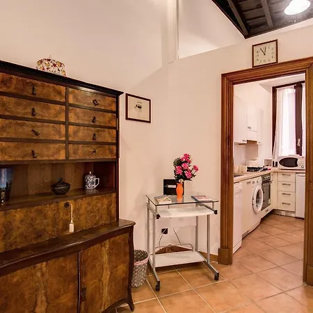 Apartment Navona Flowers