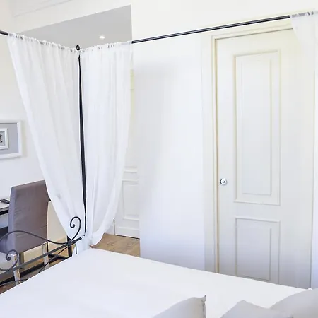 Adelina Guest house 2*