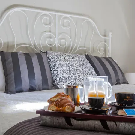 Un Attimo A Bed & Breakfast