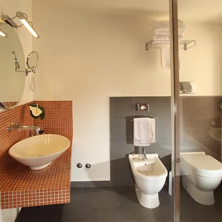 Vivaldi Luxury Hotel 3*