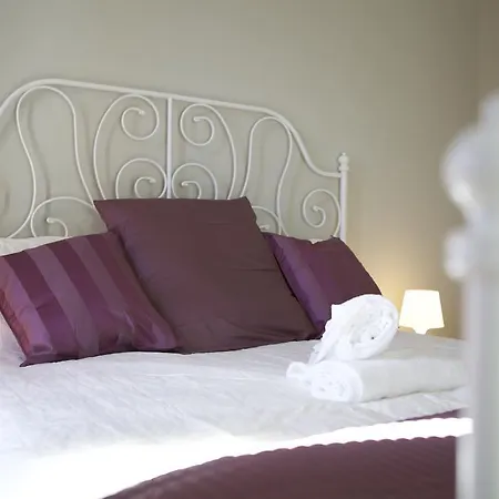 Un Attimo A Bed & Breakfast *