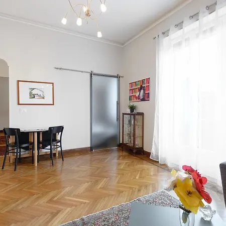 Charming Apartment Piazza Del Popolo Apartment