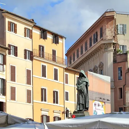 Navona Boutique *