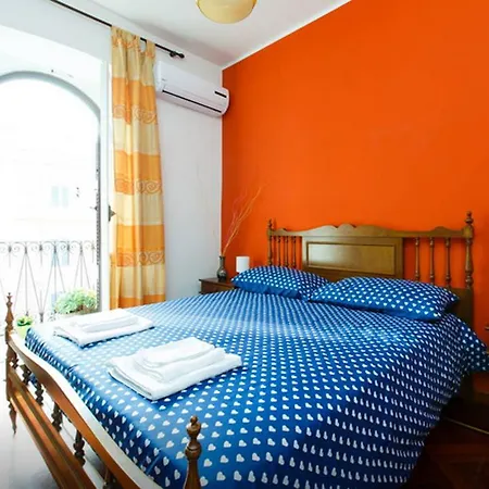 Holiday home Vatican House *