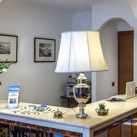 Otel Caracciolo 3*