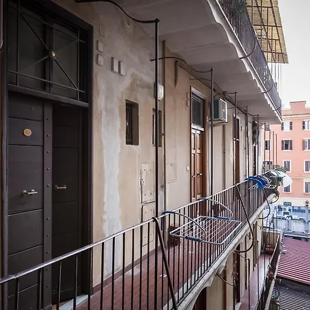 Sabelli Nightlife Apartment-la Sapienza-termini Station Apartmán
