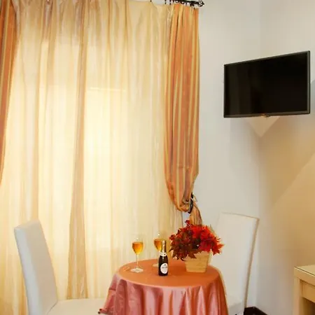 Frühstückspension Have A Nice Holiday - Luxury Rooms Rom