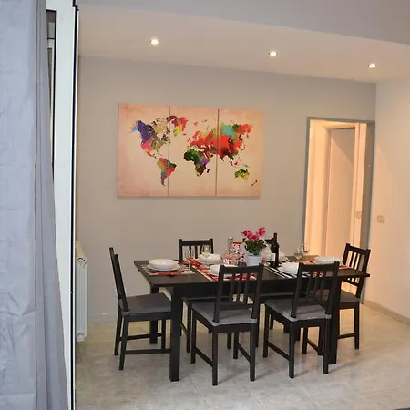 White & Grey House Apartamento *